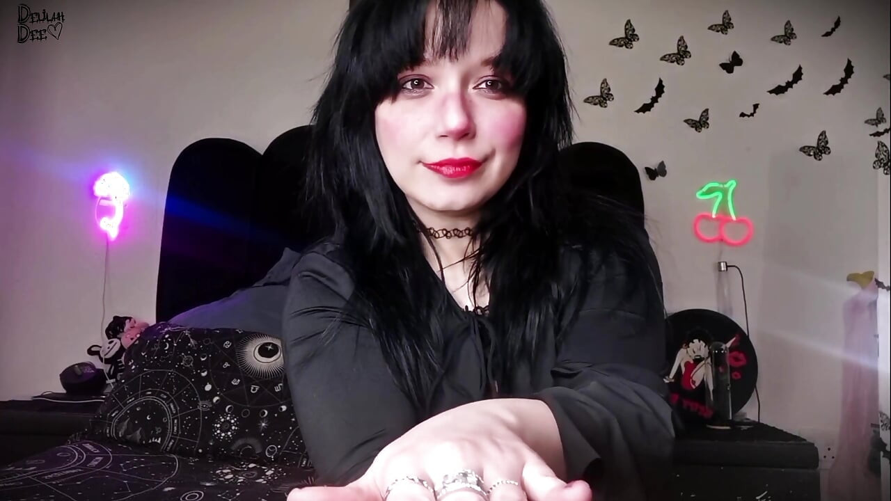 Witch Palm Reader Pumps & Rides You Until You Pop!