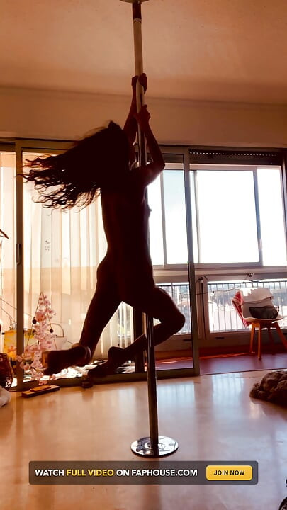 Dans erotic și nuditate