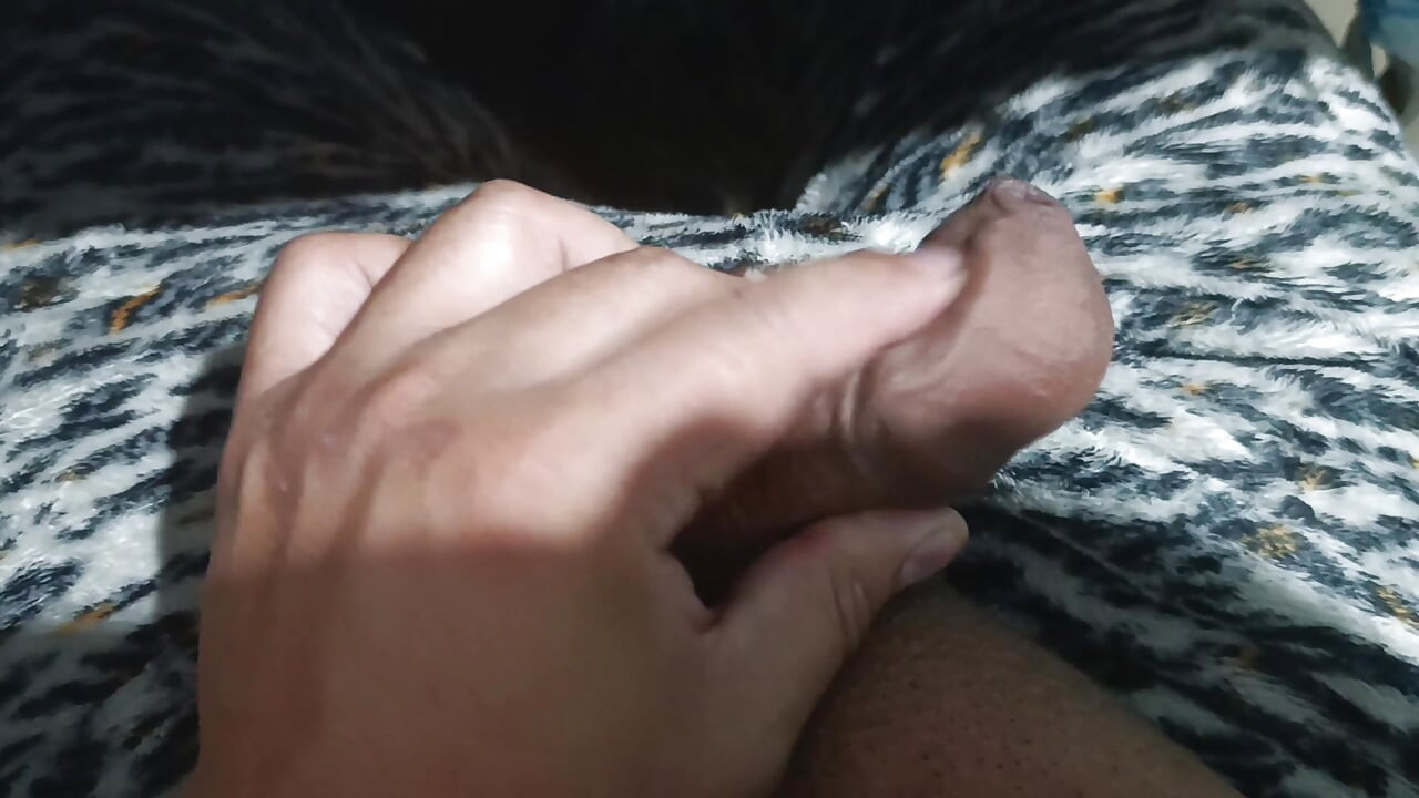 Watch me masturbate a little while relaxing at home.