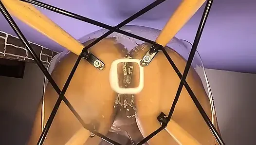 Überquellen transparenter stuhl