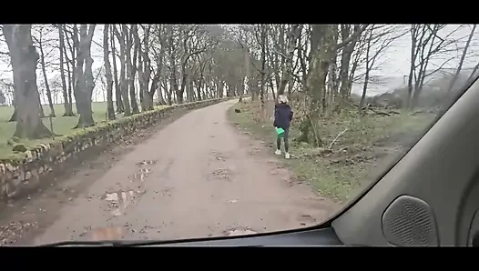 Yala Ya Da Yürü.... Seksi Olgun Kadının Onu Yürümeye Hiç Niyeti Yok.