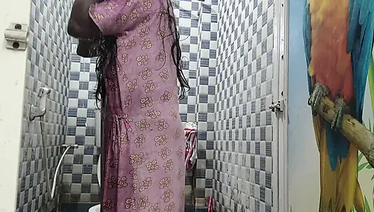 Hot village lady boobs show with bath