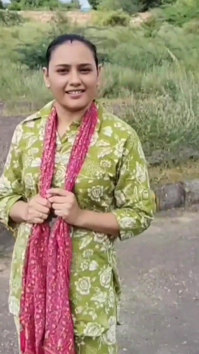 Must-share moment from "Tourist girl left by village boy"