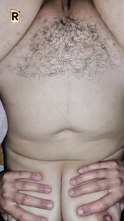 La vulva de mi esposa es muy agradable."