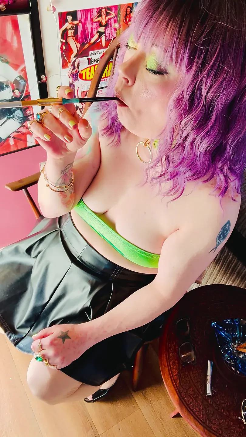 UK Smoker Tina Snua Smokes A Cigarette In A Holder - Dangles Drifts Snaps OMI OME