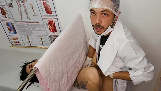 Jinekolog muayene sırasında hasta orgazmı yapıyor!