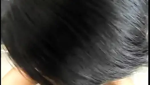 Cewek tukang tindik pengen nyicipin sperma dan dicrot di wajahnya