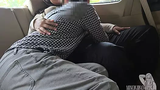 Давай сделаем что-то развлечение, секс с моей тугой киской сводной сестры в машине в хиджабе - Minokiiko