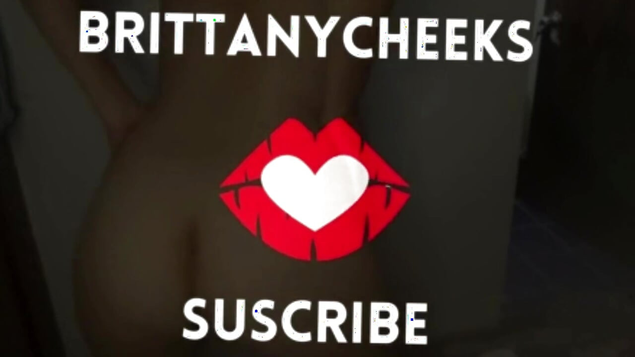 I discover my stepsister doing porn