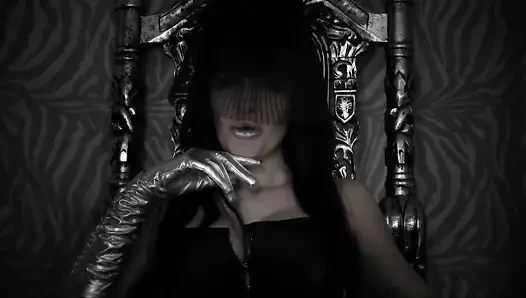 The fascinatrix...