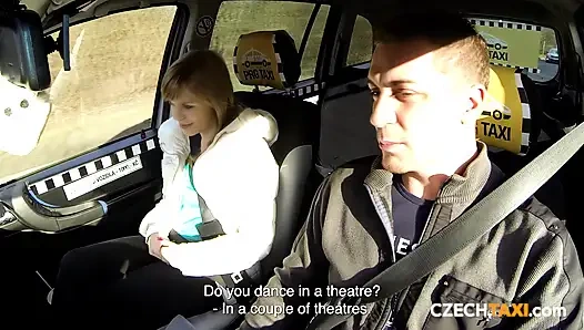 Flexible pussy of young ballet dancer (CZECH TAXI)