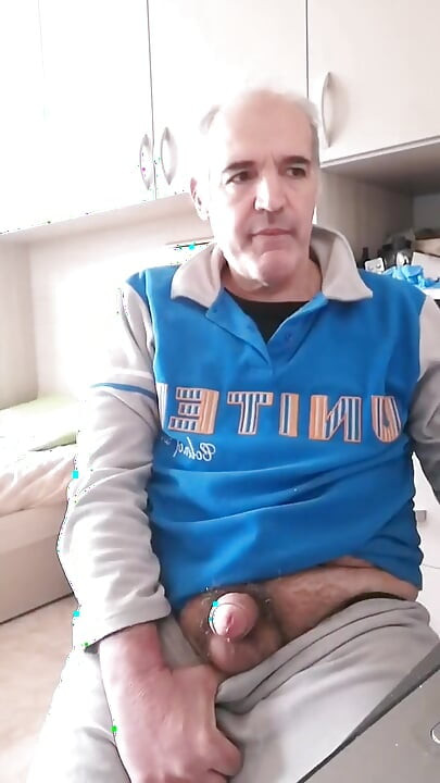 コーヒーにイって熱いまま飲み込んだ