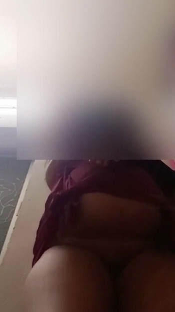 Käftande ögonblick från "Sexig styvmamma romantisk, stor, stor röv, lokal pojkvän, morgon, indisk tjej, desi flicka"