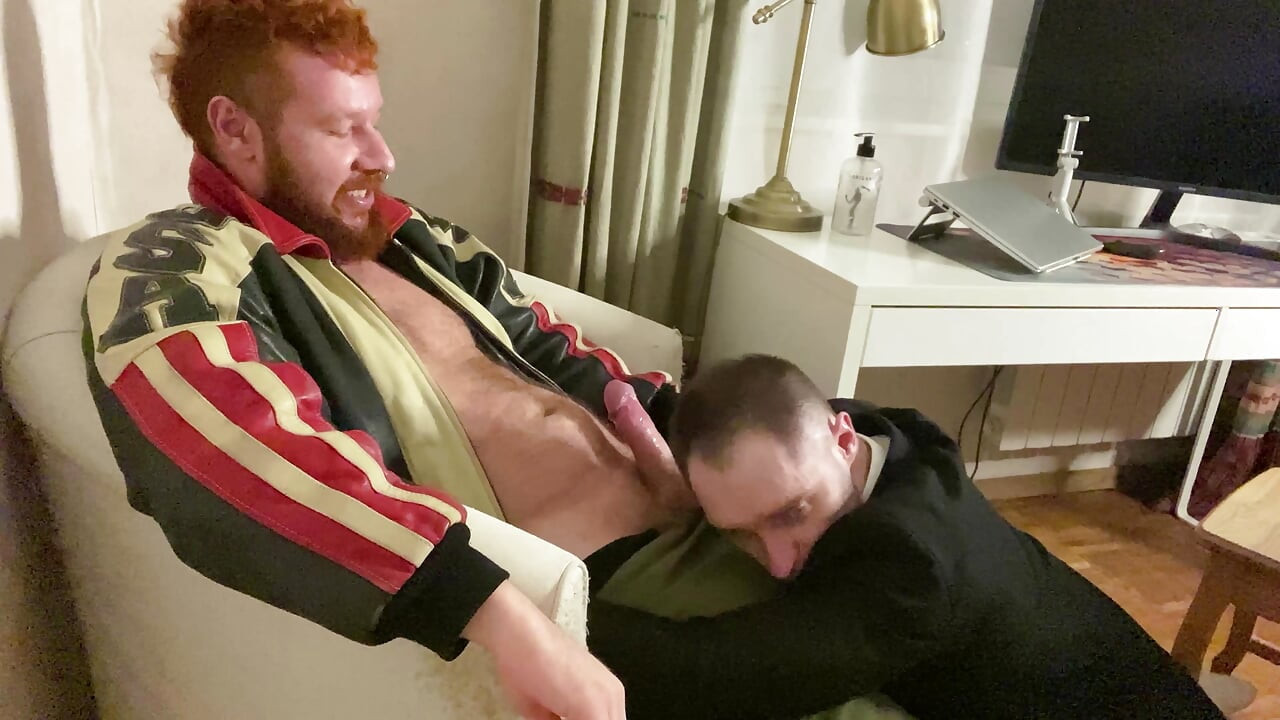 Dio 1. Menatplay. Uredski radnici Kinkysirius u odijelu žestoko jeban od kožnog medvjeda