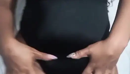 Latina panas menunggu Anda di halaman rahasianya untuk menikmati konten eksklusif hanya untuk Anda