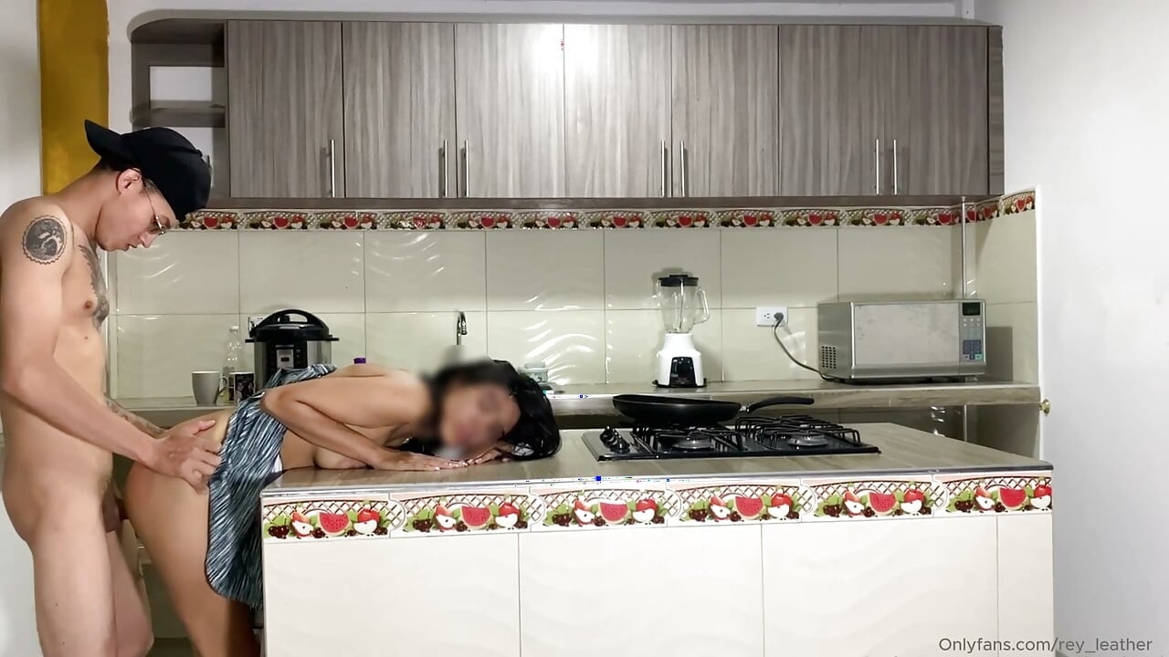 She was cooking and I couldn't stand the urge to fuck her in the kitchen