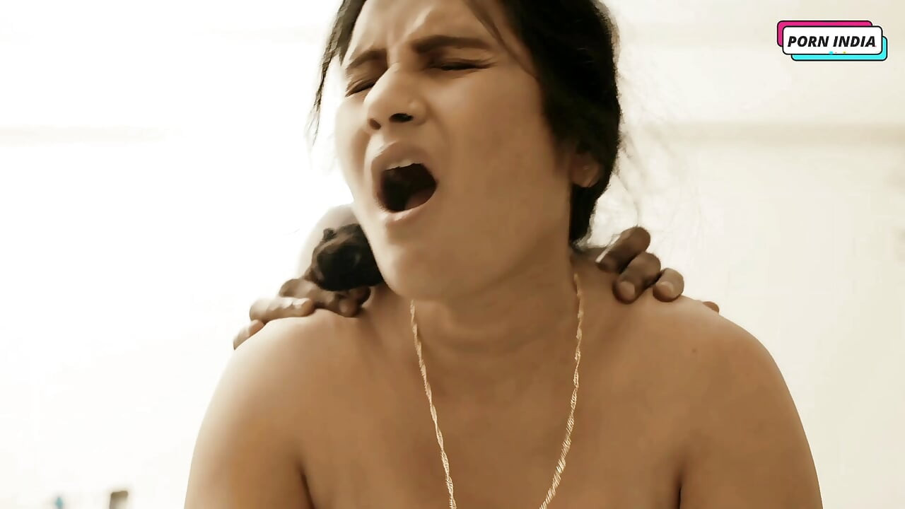 Sexo romántico con extraño indio caliente