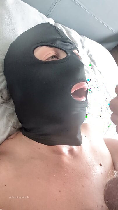 戴面具口交與顏射