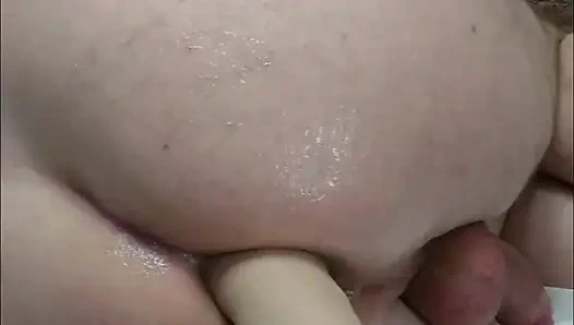 Моя жена трахает меня в задницу своим фистингом. Видео первого человека дома.женское доминирование. От первого лица