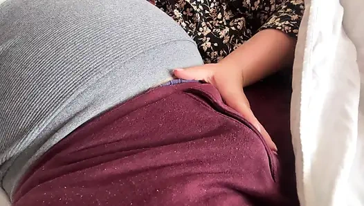 О, это действительно уродливый хуй, позволь мне пососать его!