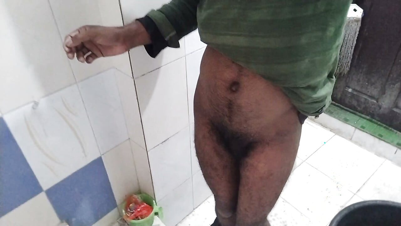 Desi asli Tasgendar berkongkek dengan bilik air