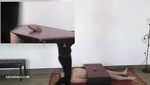 Sahibe Dyanna köle orgazm olurken çiğneniyor! Resimdeki Resim