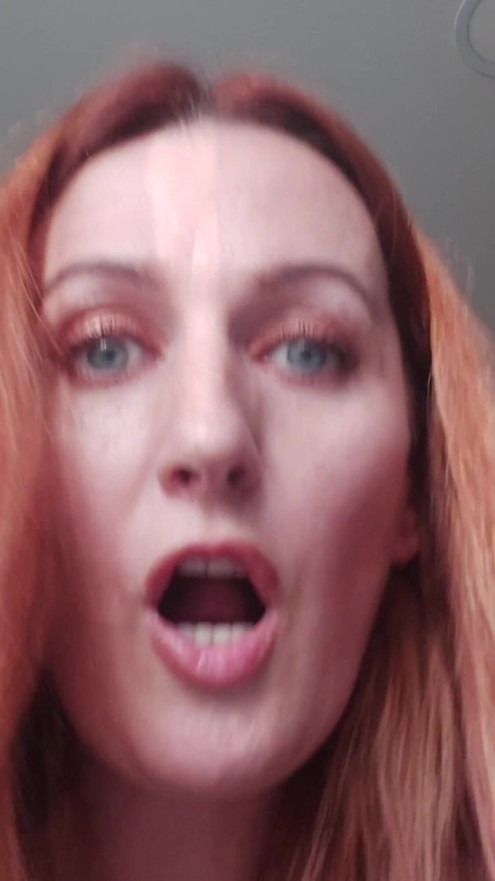 The new vibrator makes me very wet and squirts a lot. horny amateur milf  GinnaGg | Clip 1