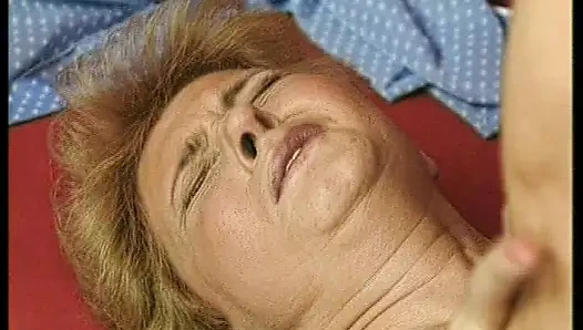 «За немецкими дверями» тщательно трахается — полный фильм