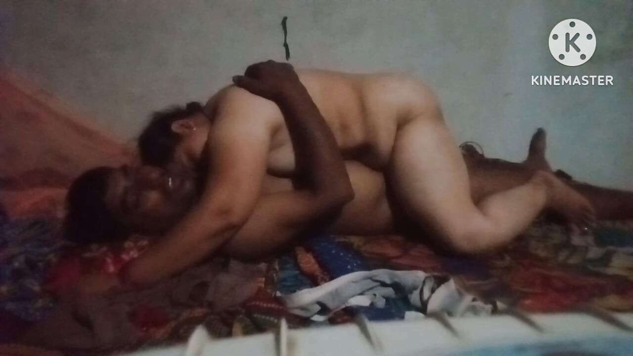 Desi bhabi aaj bhabi ne lund ki malish ki