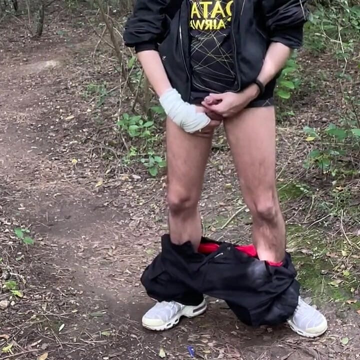 A Fan's Wish: One of Our Fan Wanted to See Simon Pee Live