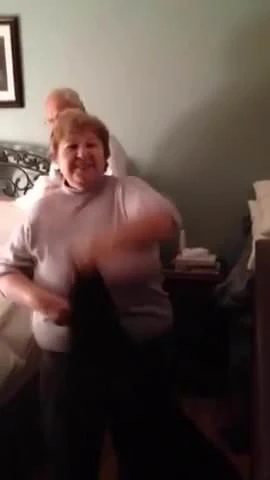 Oma grote borsten
