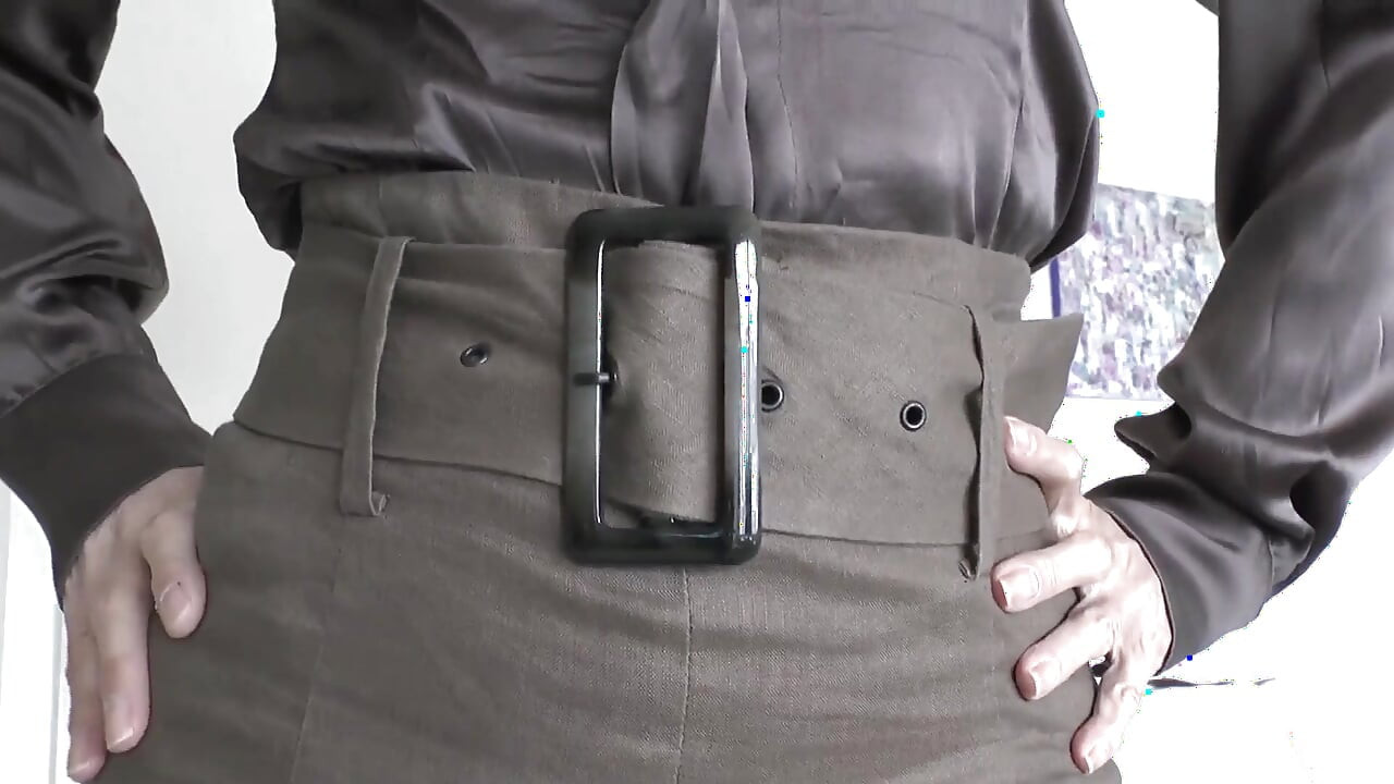 Exciting Belt Fitting with a Linen Skirt, Part 1, Lady Victoria Valente