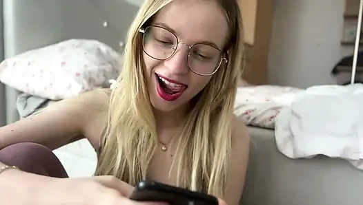 Kamu sama istriku yang hot dan asmr bermain peran sama pria lain