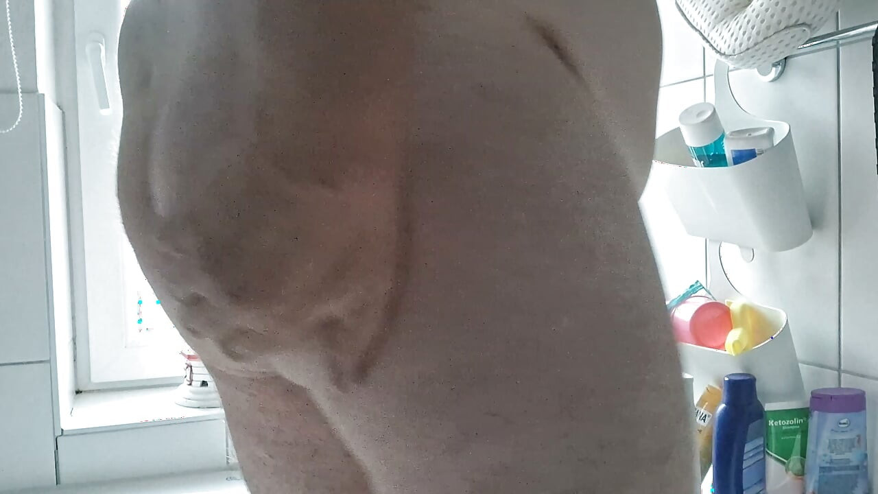 Masturbation in the bathtub