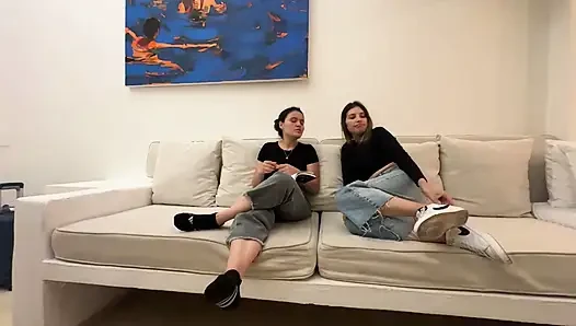 Wanita disentuh habis-habisan sampai orgasme