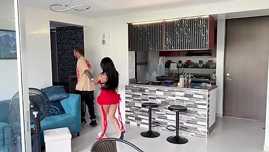 Tantangan TikTok Dengan sahabatku, dia membuatku berakhir menidurinya dan membuatnya cum di mulutku