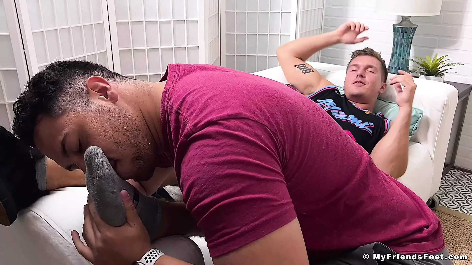 Blond hunk Drew Harper foot worshipped and toe licked