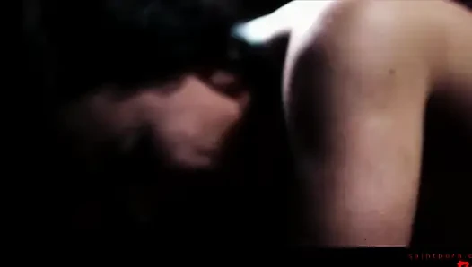 Sasha Cane'in Ashleigh Embers adında gizli bir kız arkadaşı var
