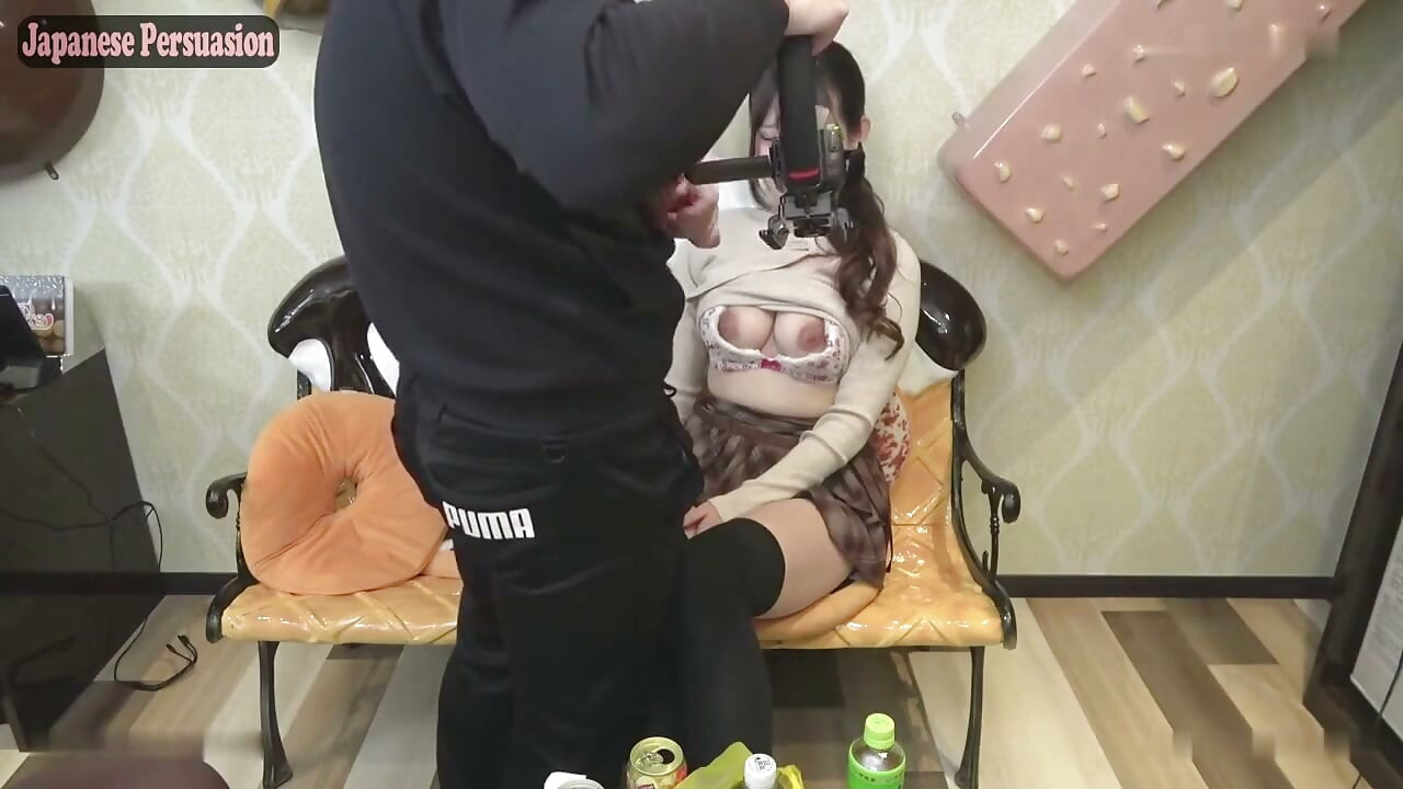 Nyári különkiadás - Titkos randi egy természetes G kosaras amatőr zenekar énekesnővel - mellszopás és aranyos bloomers