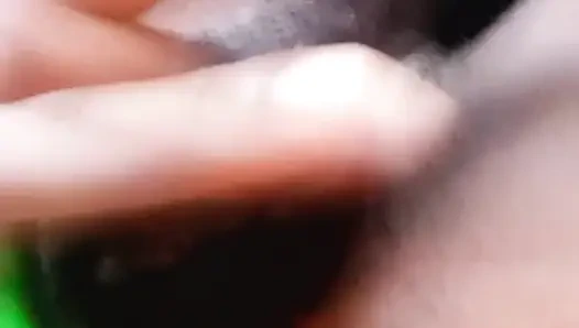 Ibu tiriku nonton aku ngentot memekku sendiri lebih keras