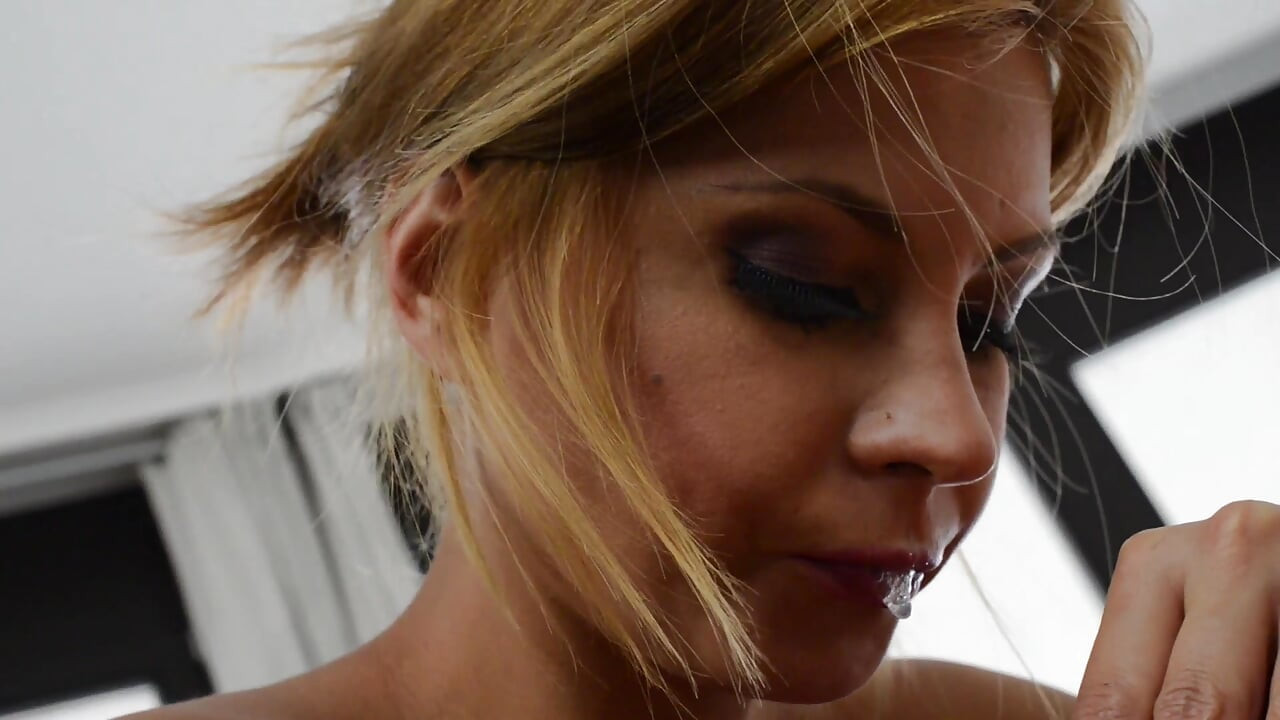 Spitting Girls - by Dorotthy Black and Slave Melania