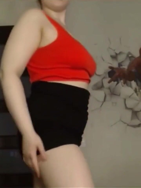 Sexy gordinha em fio dental vermelho
