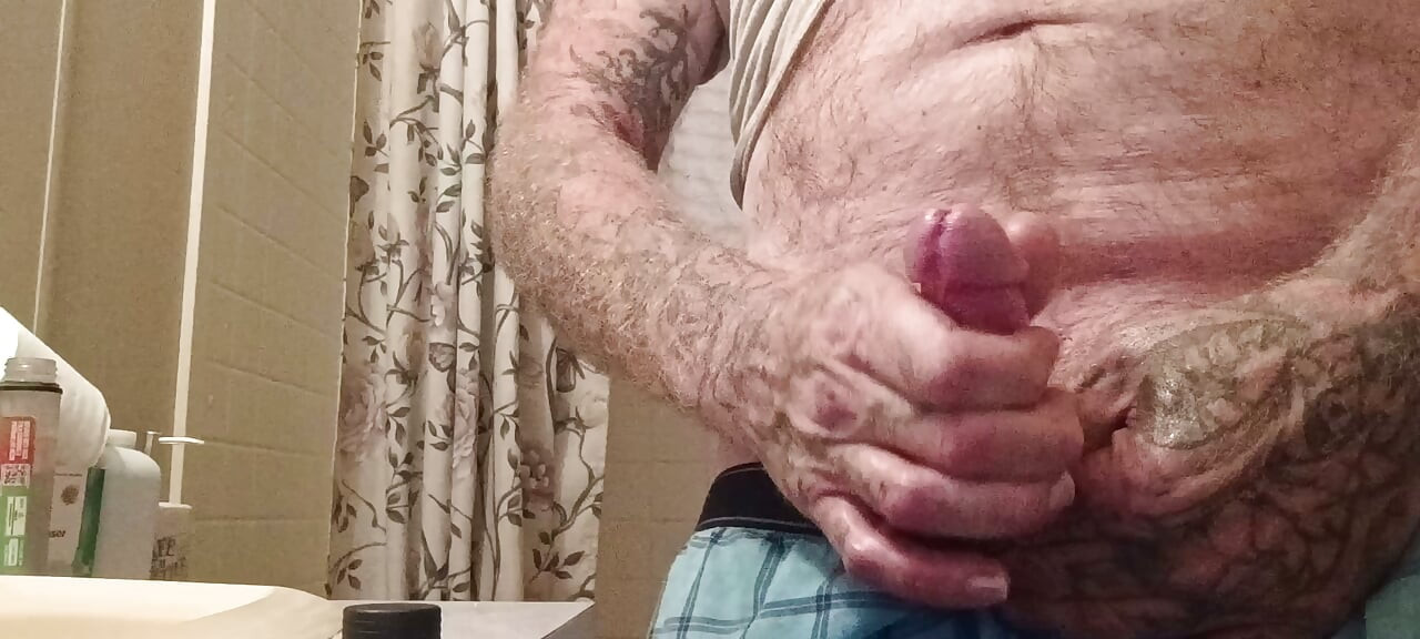 Daddy needs a baby girl watching daddy stroking on video call DM daddy