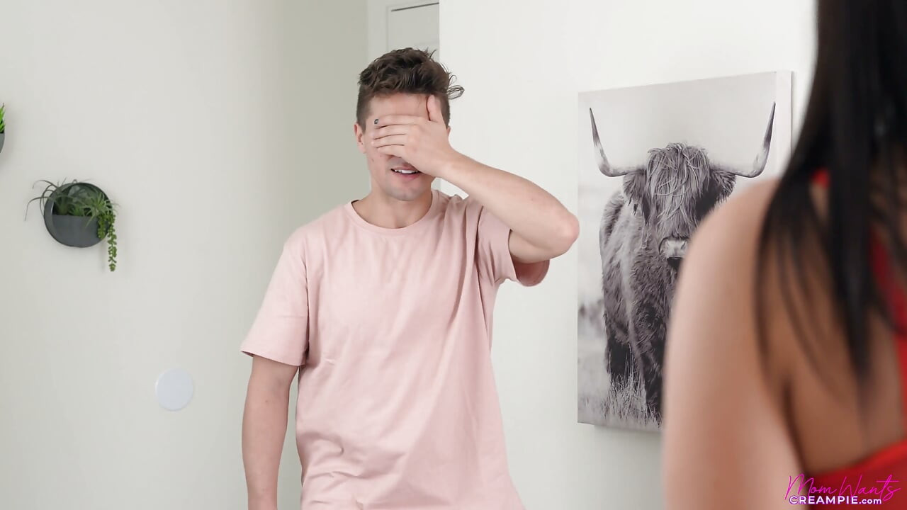 Stepmoms Naughty Valentines Day Gifts - S4:e2