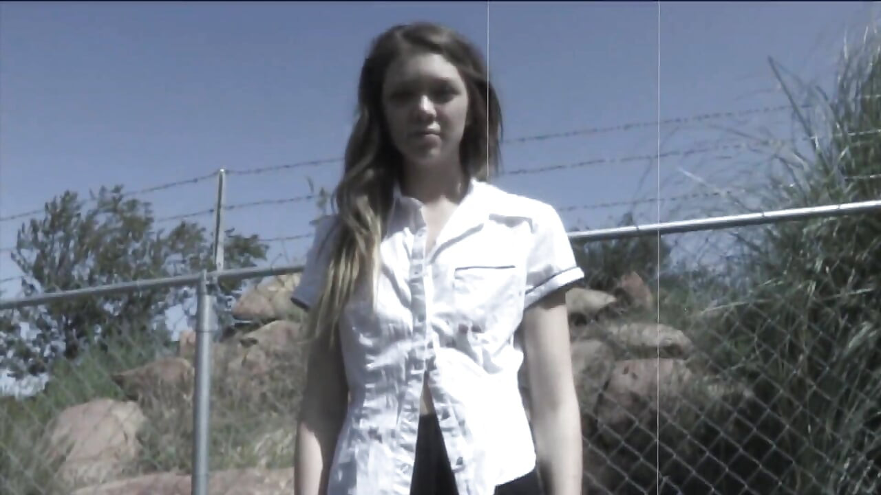 Teen whore gets a good mouthfuck after being picked up