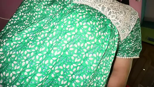 Arap üvey anne üvey oğluyla seks yaptıktan sonra tuvalete işiyor