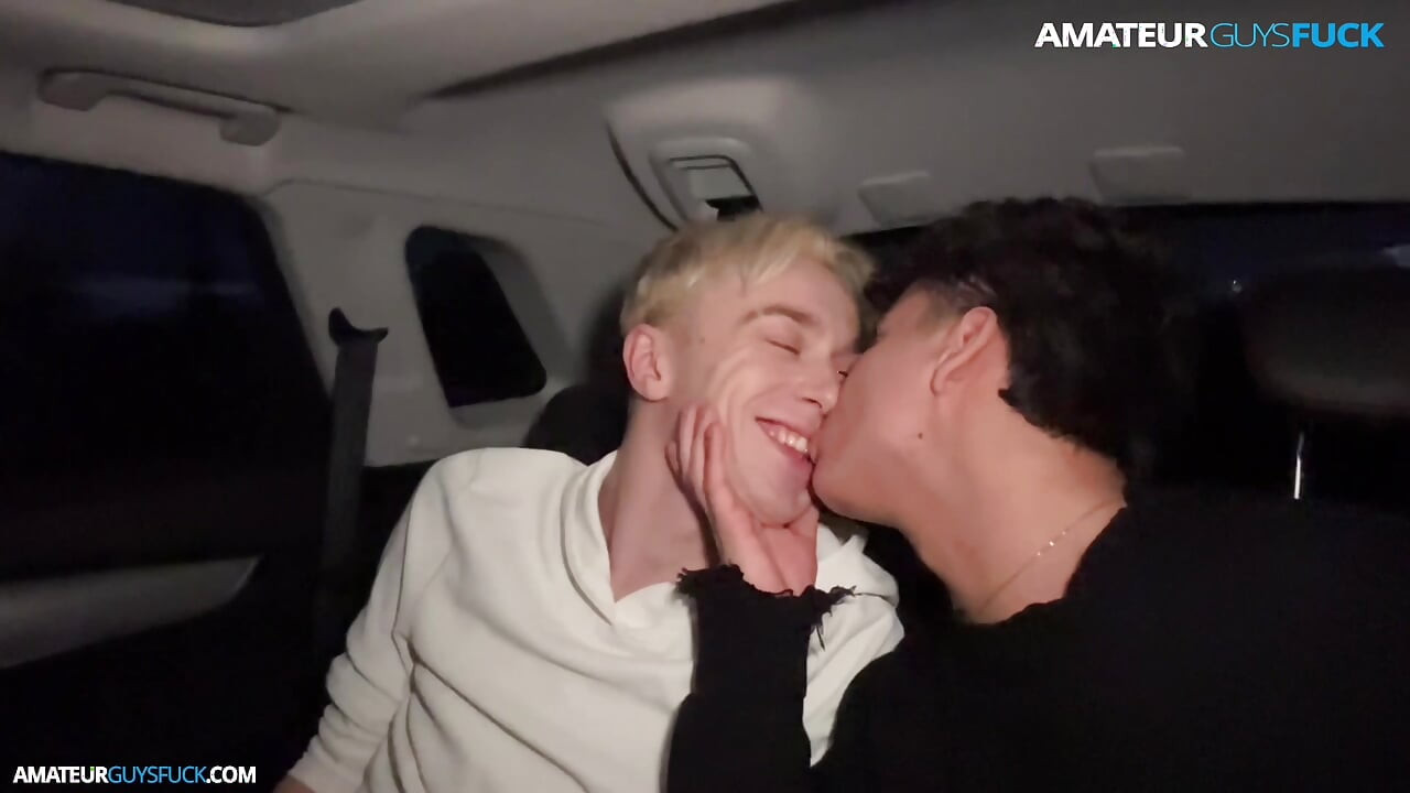 Horny Friends Blow Each Other in Car on the Way to the Nightclub