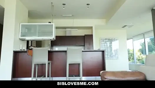 Sapık üvey kız kardeş ateşli dölle kaplanıyor