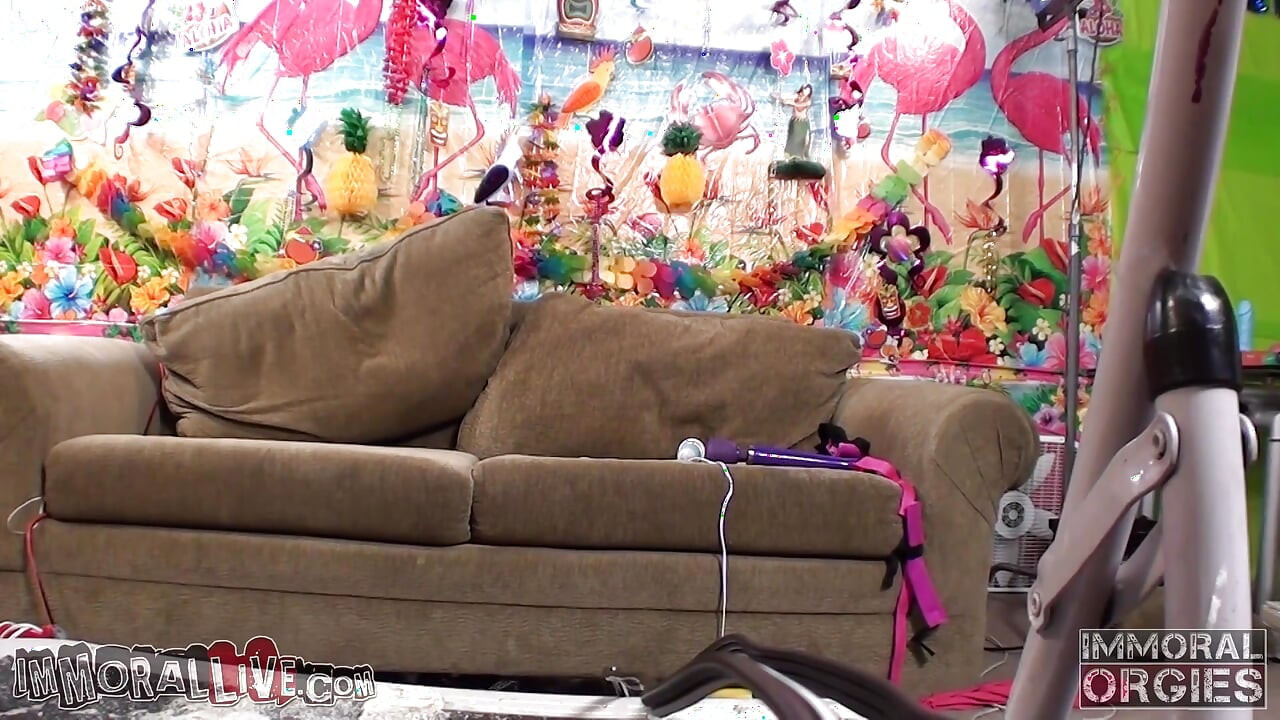 Zoe Voss, Aiden Ashley and Vicki Chase Slutty Girls Were so Friendly That They Helped Each Other Orgasm and Squirt