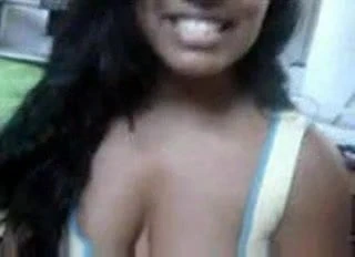 morena mamando